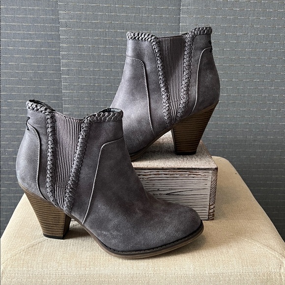MIA Shoes - MIA Side Zip Ankle Booties